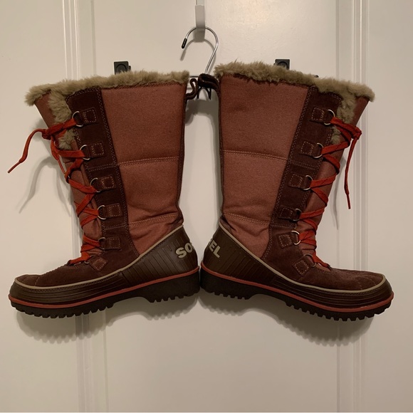 Sorel fur-lined snow boots, size 7.5 - Picture 8 of 8